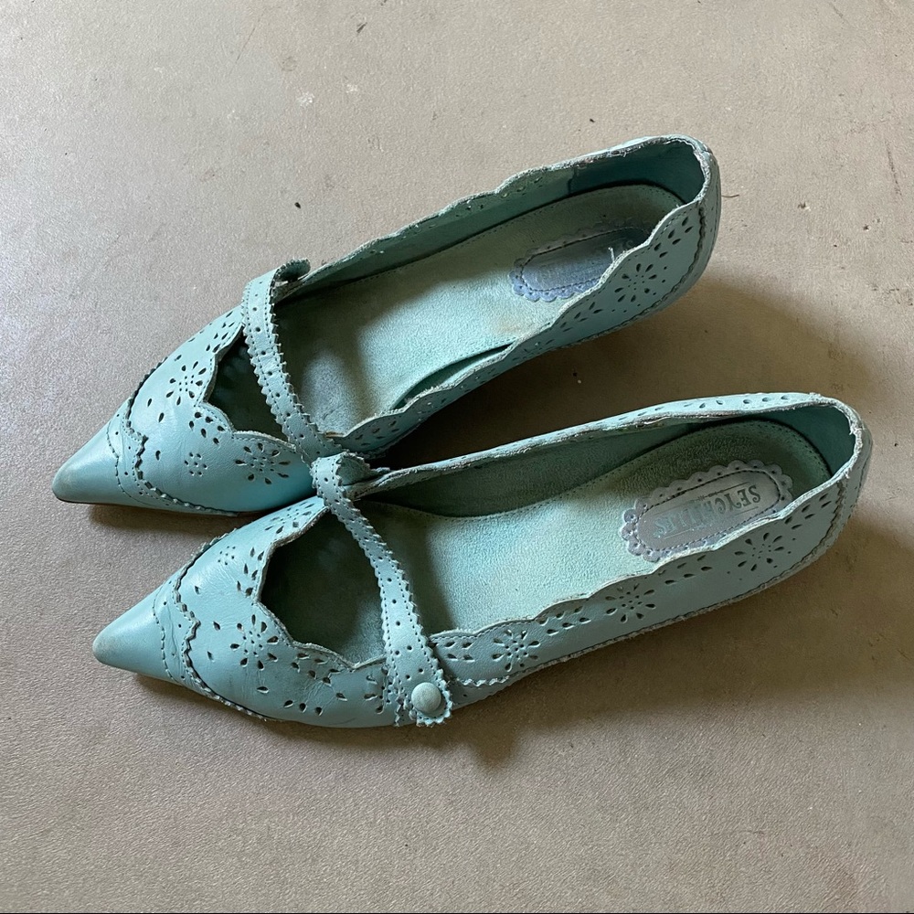 Seychelles Pointed Kitten Heel